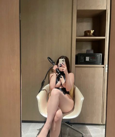 裙子里的是怪兽