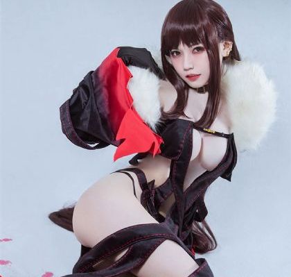 年轻的女教师在线